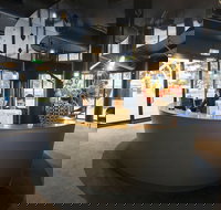 Waterfront Melbourne Apartments - Holiday Sunshine Coast