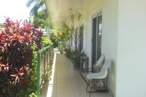 Country Road Motel - Sunshine Coast Tourism 1