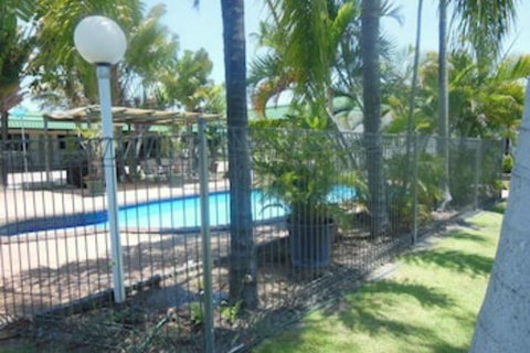 Country Road Motel - Sunshine Coast Tourism 4