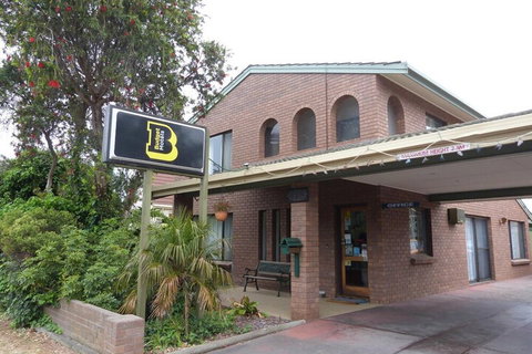 Wintersun Motel - Sunshine Coast Tourism 3