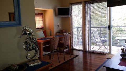 Wyreepi Caribbean Chalet - Sunshine Coast Tourism 5