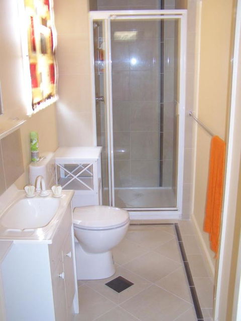 RJs Bed & Breakfast - Sunshine Coast Tourism 1