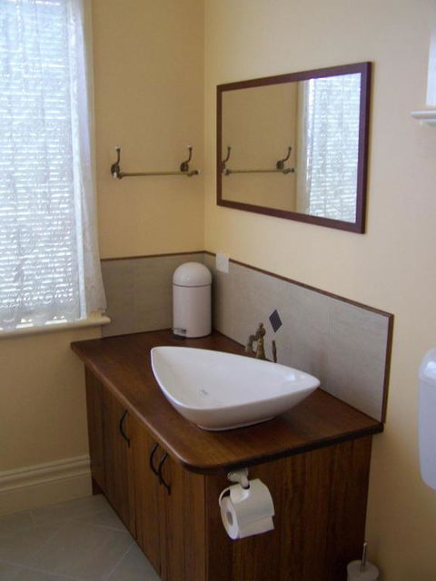 RJs Bed & Breakfast - Sunshine Coast Tourism 3