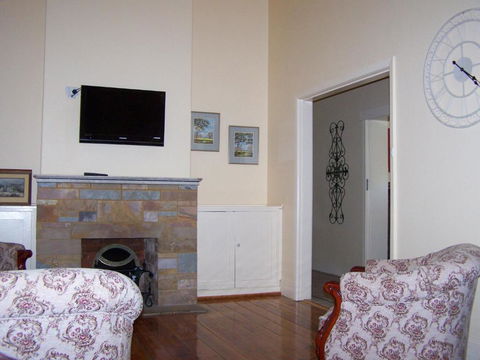 RJs Bed & Breakfast - Sunshine Coast Tourism 6