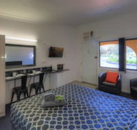 Twin Swans Motel - Holiday Sunshine Coast