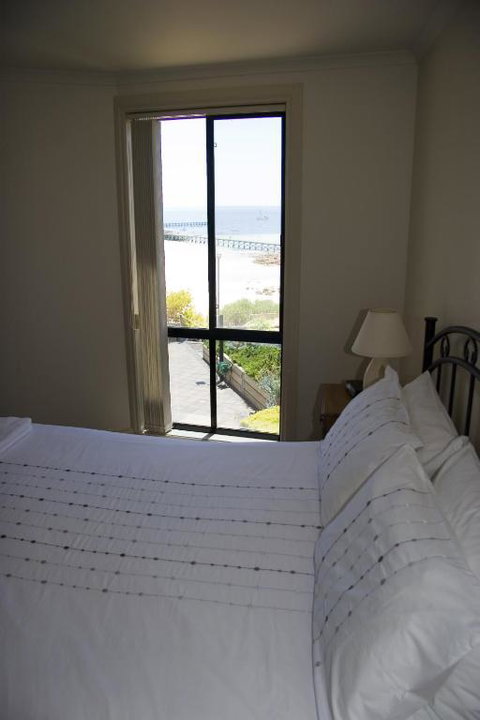 Cliff House Beachfront Villas - Holiday Sunshine Coast 1