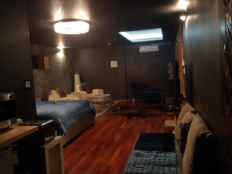 Mudstone Spa Retreat - Sunshine Coast Tourism 4