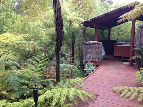 Mudstone Spa Retreat - Sunshine Coast Tourism 3