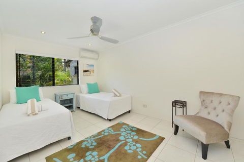 Sea La Villa Port Douglas - Sunshine Coast Tourism 3