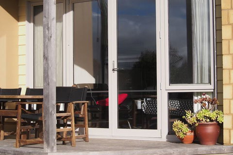 Sow And Piglets Guesthouse - Sunshine Coast Tourism 2