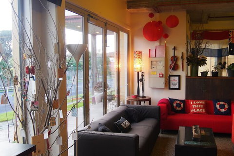 Sow And Piglets Guesthouse - Sunshine Coast Tourism 7