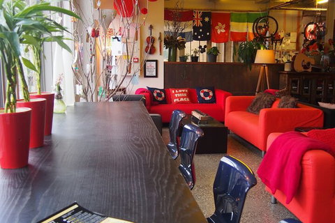 Sow And Piglets Guesthouse - Sunshine Coast Tourism 5