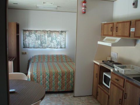 Lakeside Tourist Park - Holiday Sunshine Coast 1