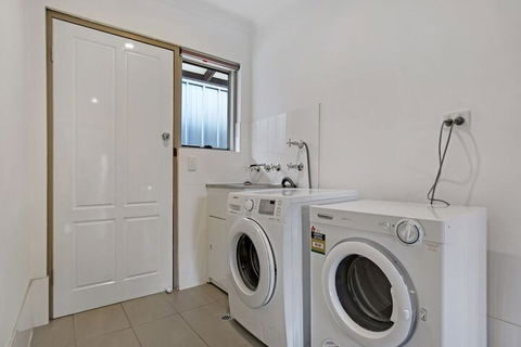 Adelaide Holiday Homes - Holiday Sunshine Coast 2