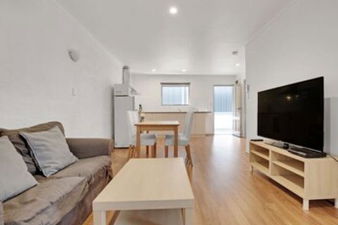 Adelaide Holiday Homes - Holiday Sunshine Coast 0
