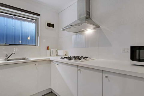 Adelaide Holiday Homes - Holiday Sunshine Coast 6