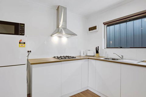 Adelaide Holiday Homes - Holiday Sunshine Coast 4