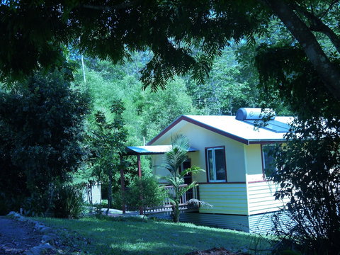 Teretre Cabins Nimbin - Holiday Sunshine Coast 0