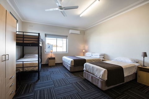 Toongabbie Hotel - Sunshine Coast Tourism 5