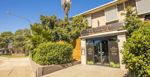 Toongabbie Hotel - Sunshine Coast Tourism 1