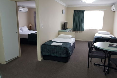 Earls Court Motor Inn - Holiday Sunshine Coast 6