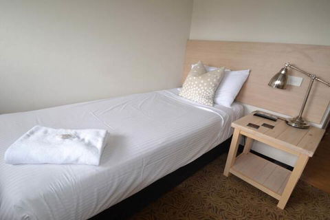 Crossroads Hotel Liverpool - Sunshine Coast Tourism 3