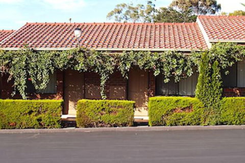 Nunawading Motor Inn - Sunshine Coast Tourism 1