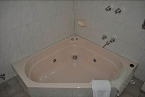 Nunawading Motor Inn - Sunshine Coast Tourism 7