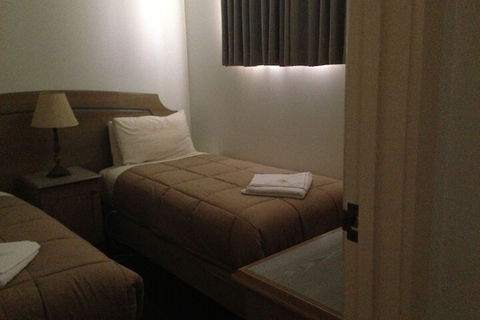 Nunawading Motor Inn - Sunshine Coast Tourism 5