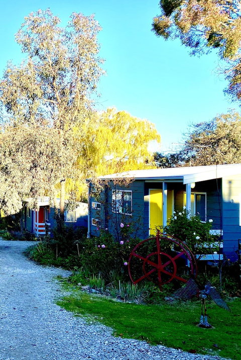 Beechworth Cabins - Holiday Sunshine Coast 2