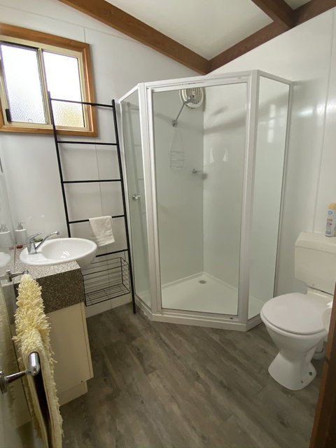 Beechworth Cabins - Holiday Sunshine Coast 4