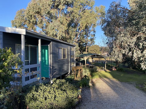 Beechworth Cabins - Holiday Sunshine Coast 1