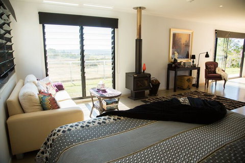 Deshons Retreat - Sunshine Coast Tourism 2