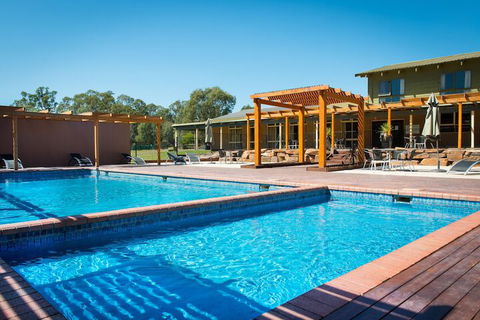 Mansfield Country Resort - Sunshine Coast Tourism 3
