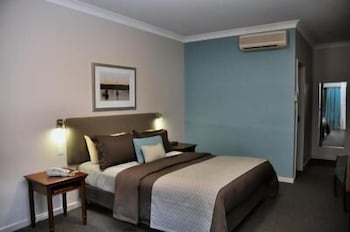 Pastoral Hotel Motel - Holiday Sunshine Coast 3