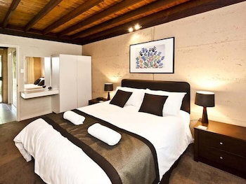 Riverway Chalets - Holiday Sunshine Coast 4