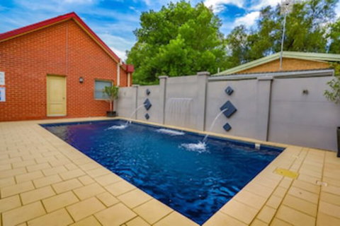 Murray Waters Motor Inn & Apartments - Sunshine Coast Tourism 0