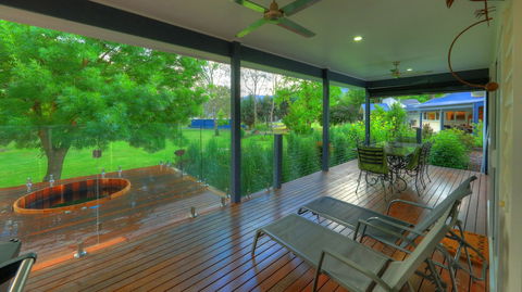 G.g's By The River - Holiday Sunshine Coast 4
