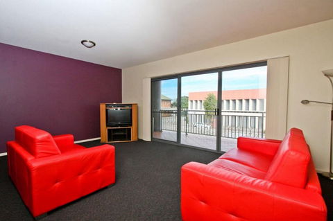 Cosmopolitan Apartments - Sunshine Coast Tourism 4