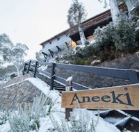 Aneeki Ski Lodge - Holiday Sunshine Coast