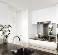 RNR Serviced Apartments North Melbourne - Holiday Sunshine Coast