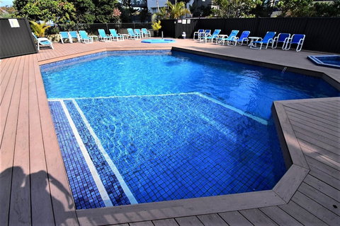 Aloha Apartments - Holiday Sunshine Coast 2