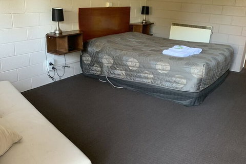 Tartan Motel - Sunshine Coast Tourism 7