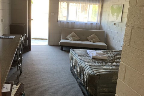 Tartan Motel - Sunshine Coast Tourism 5