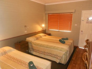 Barcaldine Country Motor Inn - Sunshine Coast Tourism 6