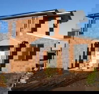 Coull Waters Holiday Apartments - Holiday Sunshine Coast