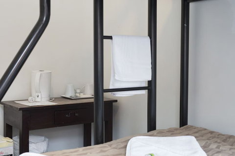 Brunswick Hotel Hostel - Holiday Sunshine Coast 6