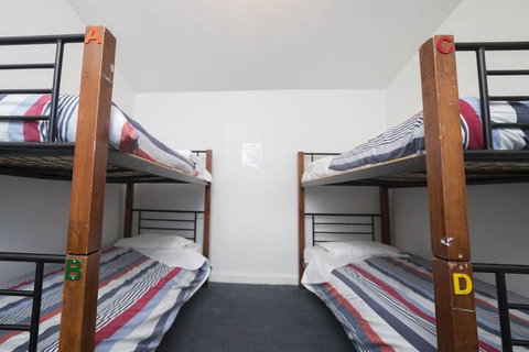 Brunswick Hotel Hostel - Holiday Sunshine Coast 5