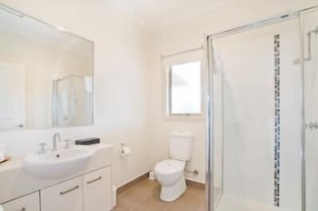 Werribee Short Stay Villas & Accommodation - Holiday Sunshine Coast 2