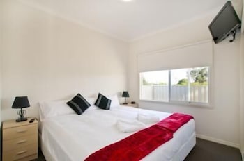 Werribee Short Stay Villas & Accommodation - Holiday Sunshine Coast 1